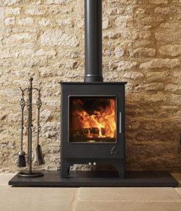 Woodbury 5 black woodburner with black handle and stainless steel airwash
