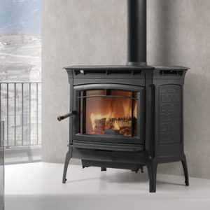 Manchester multi-fuel stove with flue liner fitted in a Cornwall property